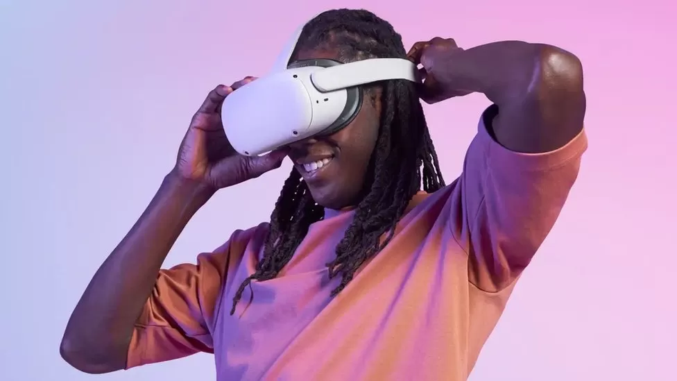 Meta: Facebook owner launches virtual reality subscription service