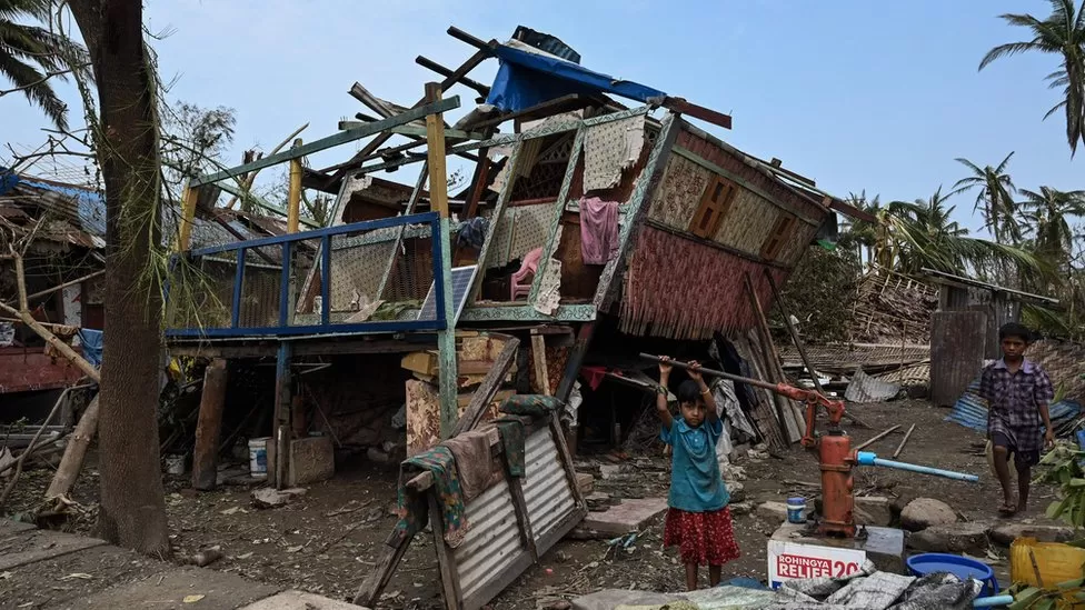 Myanmar army cuts off aid to cyclone survivors
