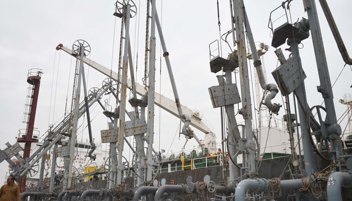 Second Russian crude oil shipment reaches Karachi port