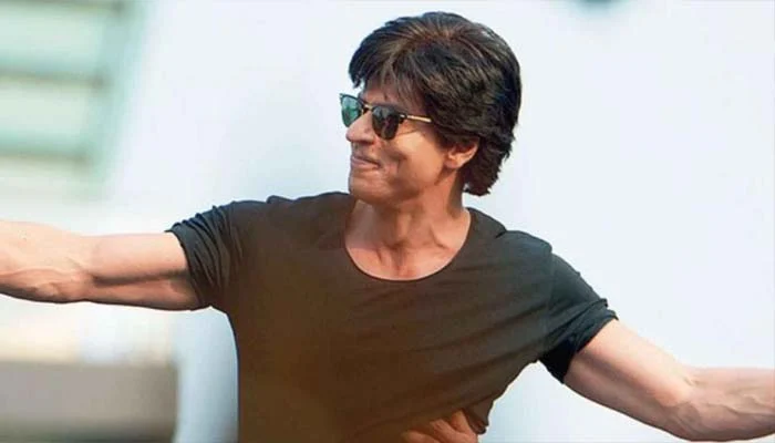 Shah Rukh Khan completes ’31 years’ in film industry, fans celebrate: See pics