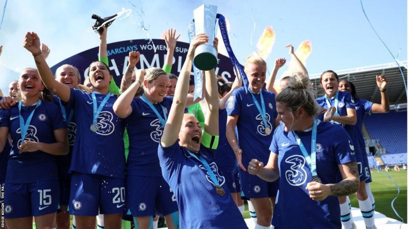 Chelsea play Tottenham on first weekend; Aston Villa v Man Utd