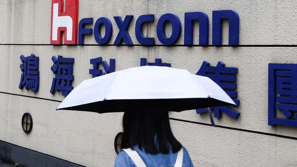 Foxconn: Apple supplier drops out of $20bn India factory plan