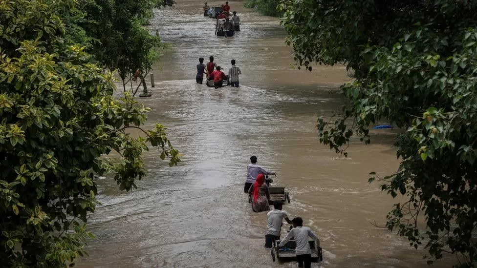Turkey and Greece streets turn to rivers in deadly floods
