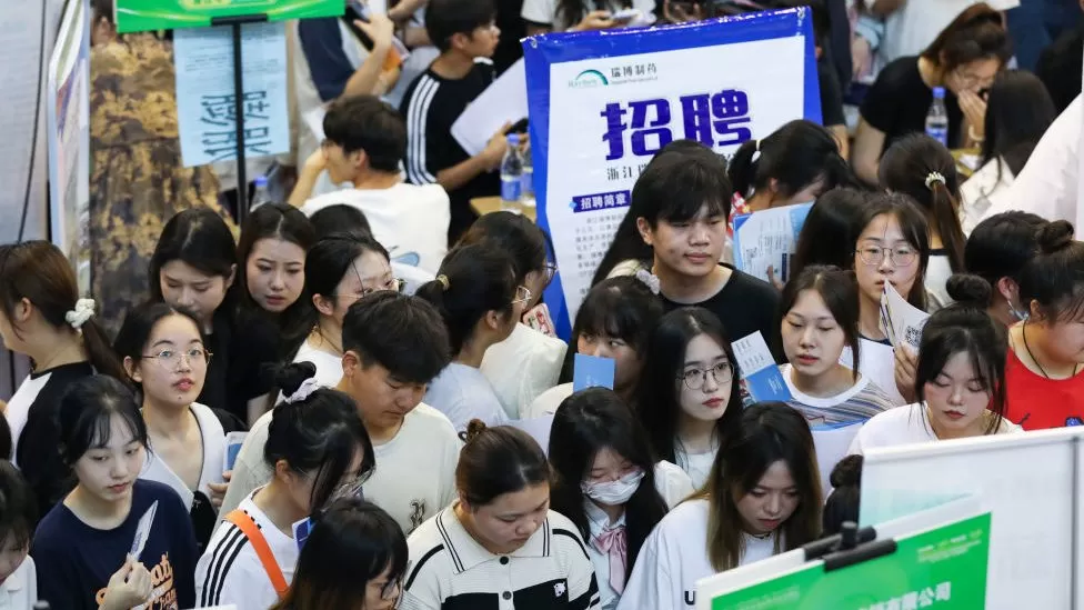 Five of young Chinese between the ages of 16 and 24 are jobless