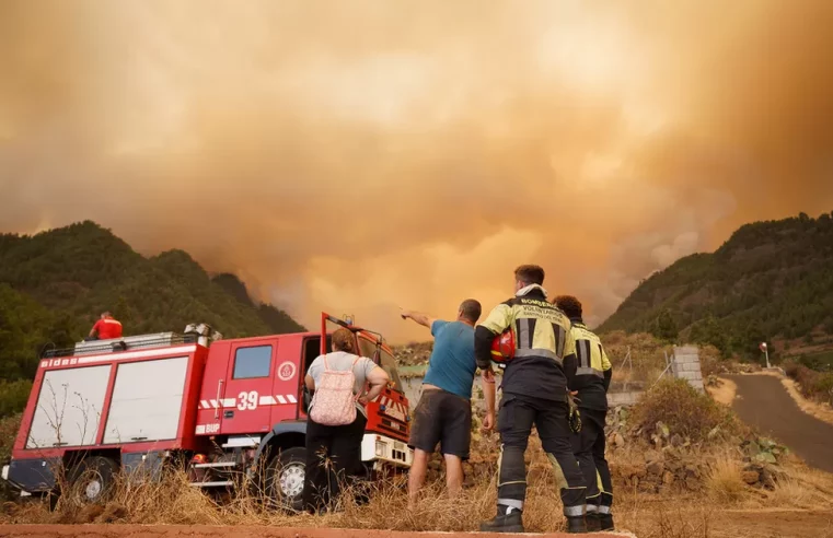 Climate change: Tenerife wildfires lead to evacuation of villages