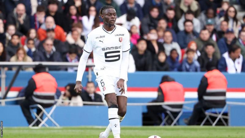 Chelsea sign Rennes midfielder on seven-year deal