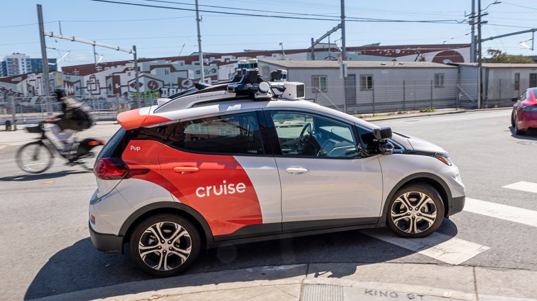 Cruise to slash fleet of robotaxis by 50% in San Francisco