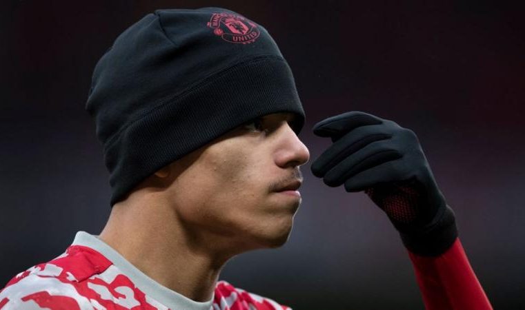 Gary Neville critical of Manchester United’s handling
