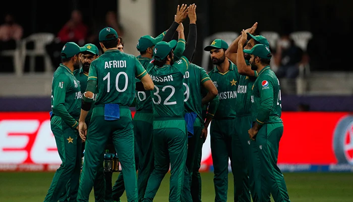 Pakistan race to victory to eliminate Bangladesh