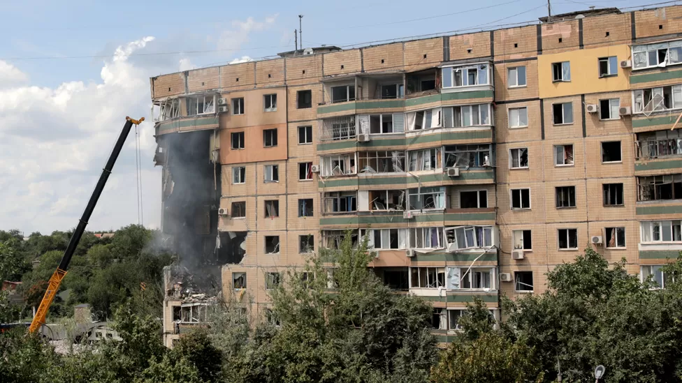 Ukraine war: Seven killed in Russian missile strike on eastern town