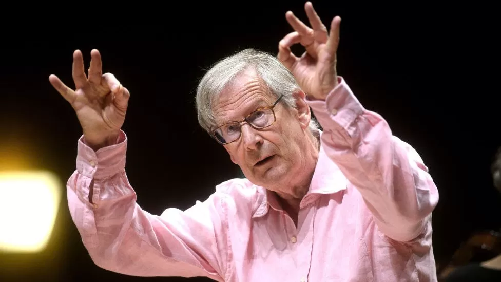 Eliot Gardiner: Famed conductor accused of assaulting singer