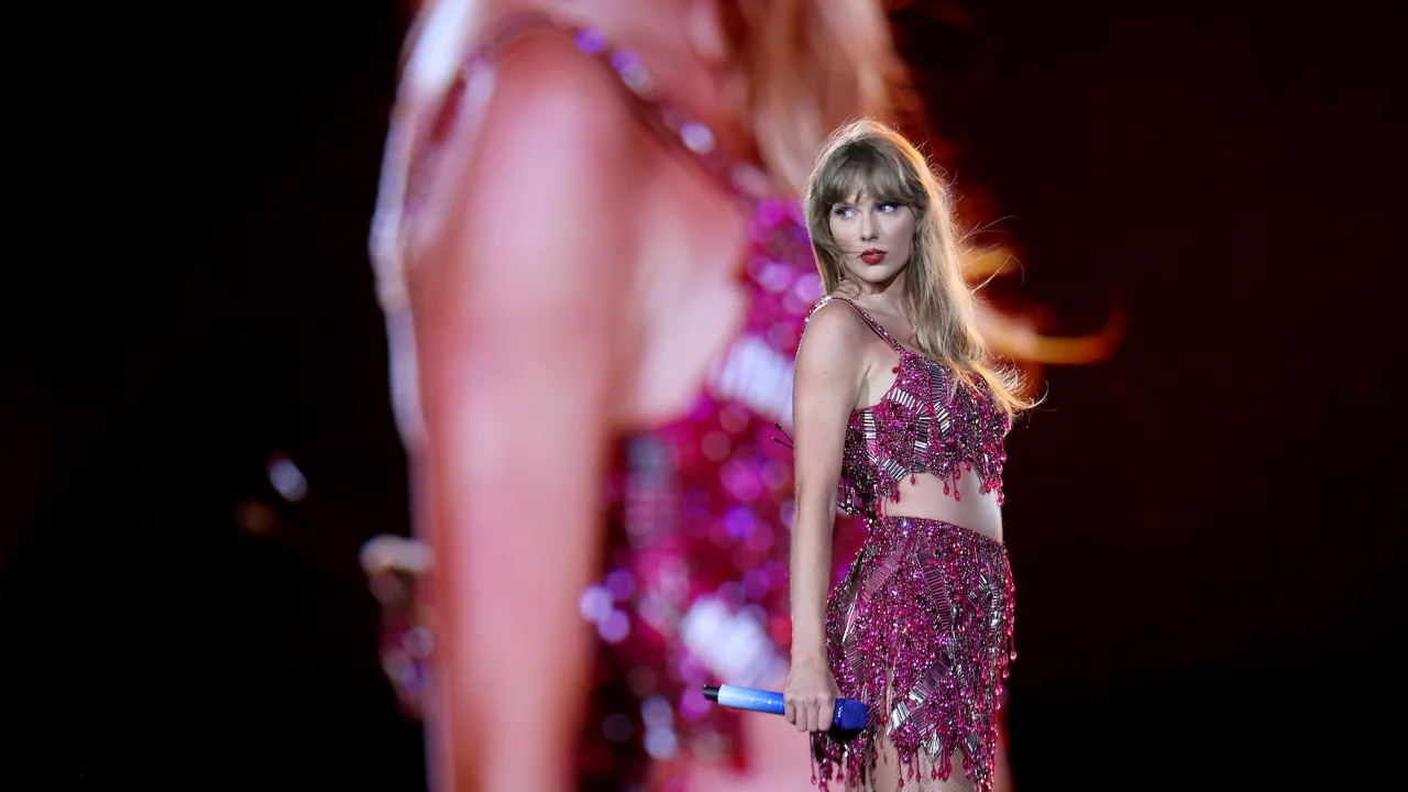 Taylor Swift gives ‘life-changing’ $100,000 bonuses to truck drivers