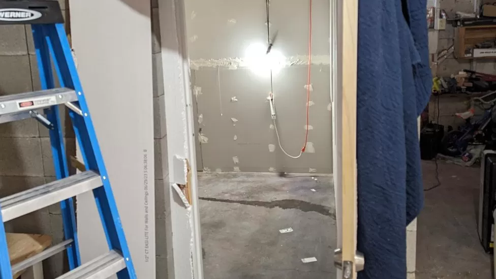 Kidnapped woman in Oregon escaped makeshift cell: FBI said