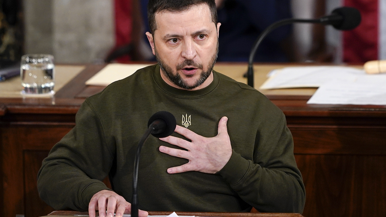 Volodymyr Zelensky makes unannounced visit to Canada