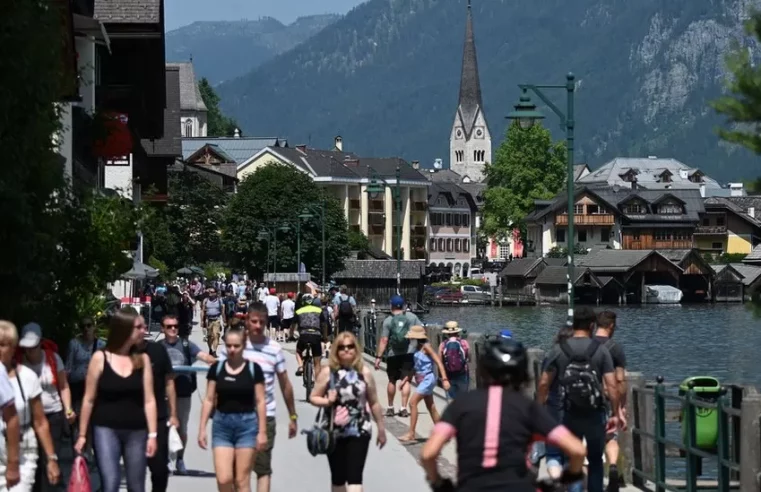 Austrian town protests against mass tourism