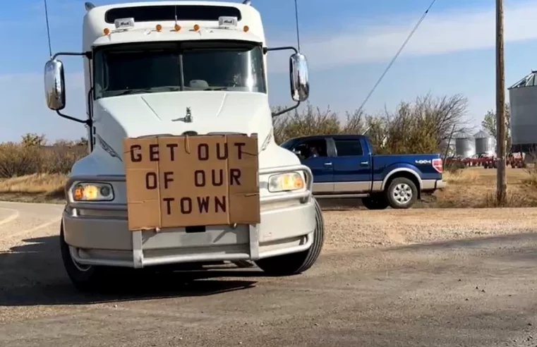 A QAnon queen and the Canada town that wants her gone