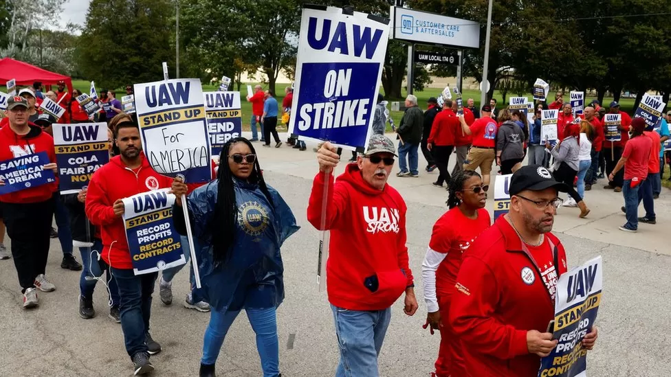This union worker fist bumped Biden but may vote for Trump