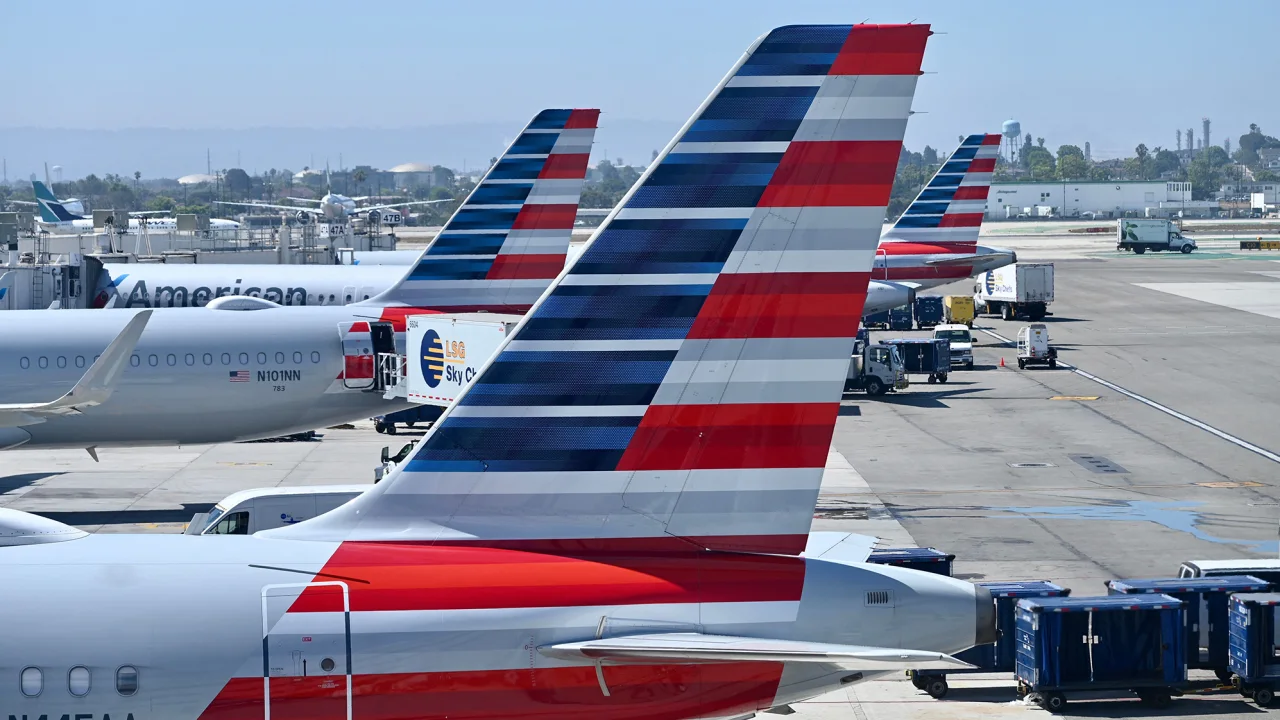 American Airlines makes a drastic cut to profit forecast