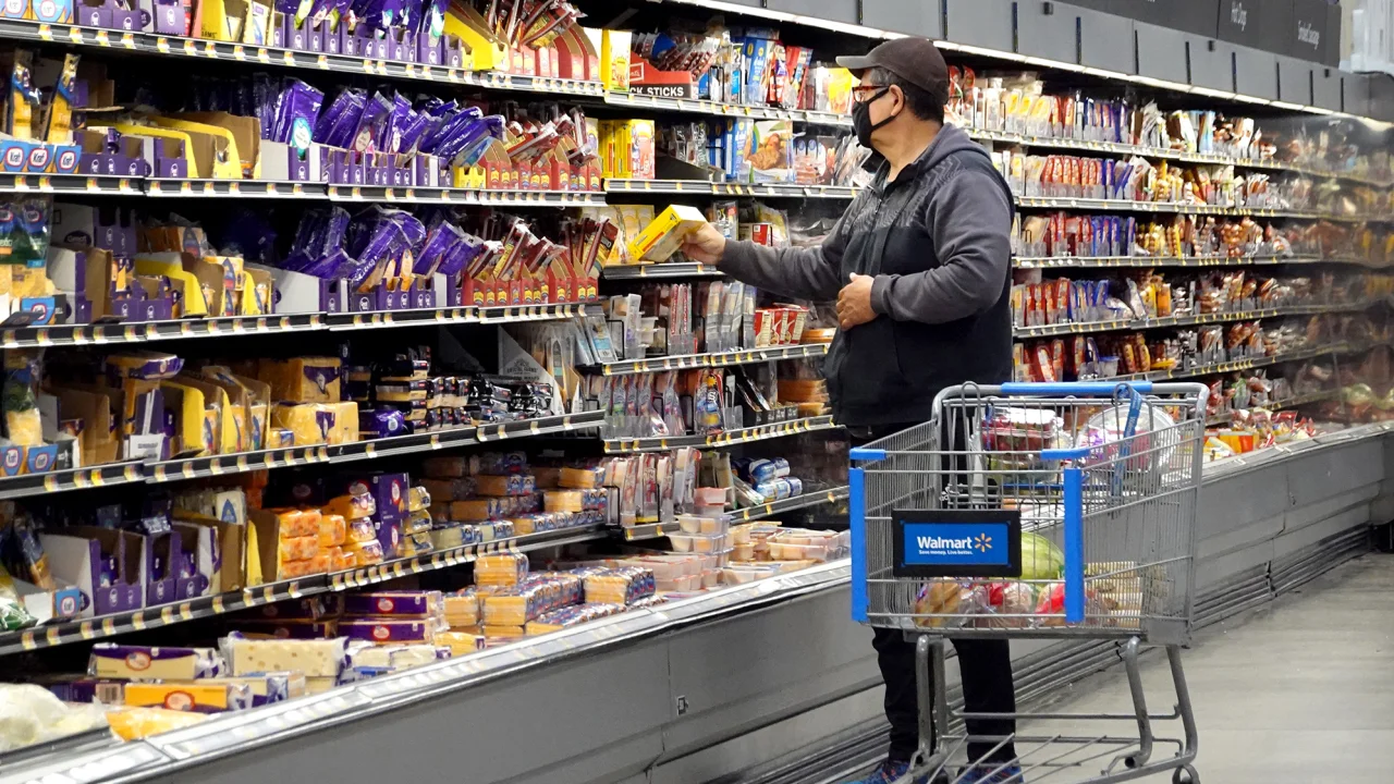 Retail sales hit lowest level since 2021 lockdowns
