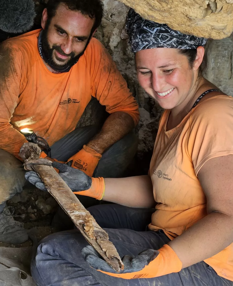 Dead Sea reveals four 1,900-year-old Roman swords