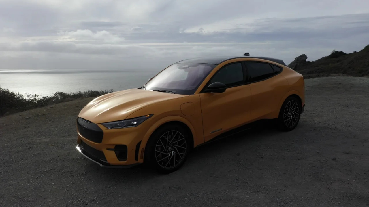 Ford pausing work on $3.5 billion Michigan electric vehicle plant