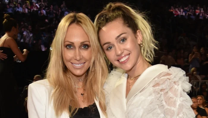 Miley Cyrus invades mom Tish Cyrus’ Hawaiian honeymoon.