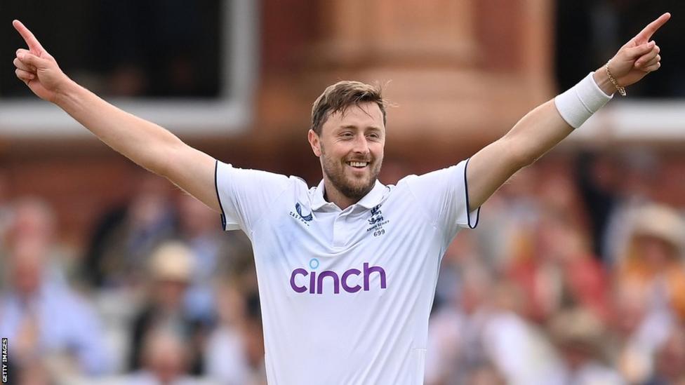 England fast bowler set to sign new Sussex contract