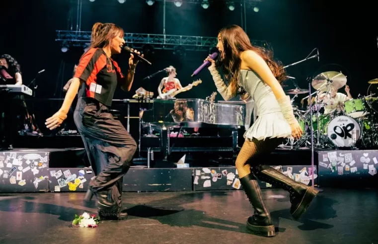 Olivia Rodrigo and Natalie Imbruglia perform
