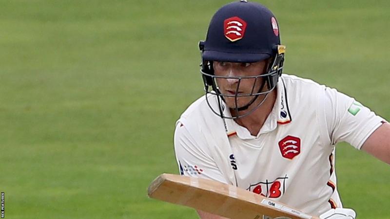 Essex must score 400 at Northants to stay in title hunt