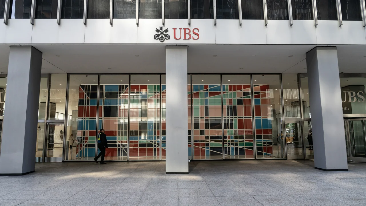 UBS shares rattled by report of US probe into Russia sanctions