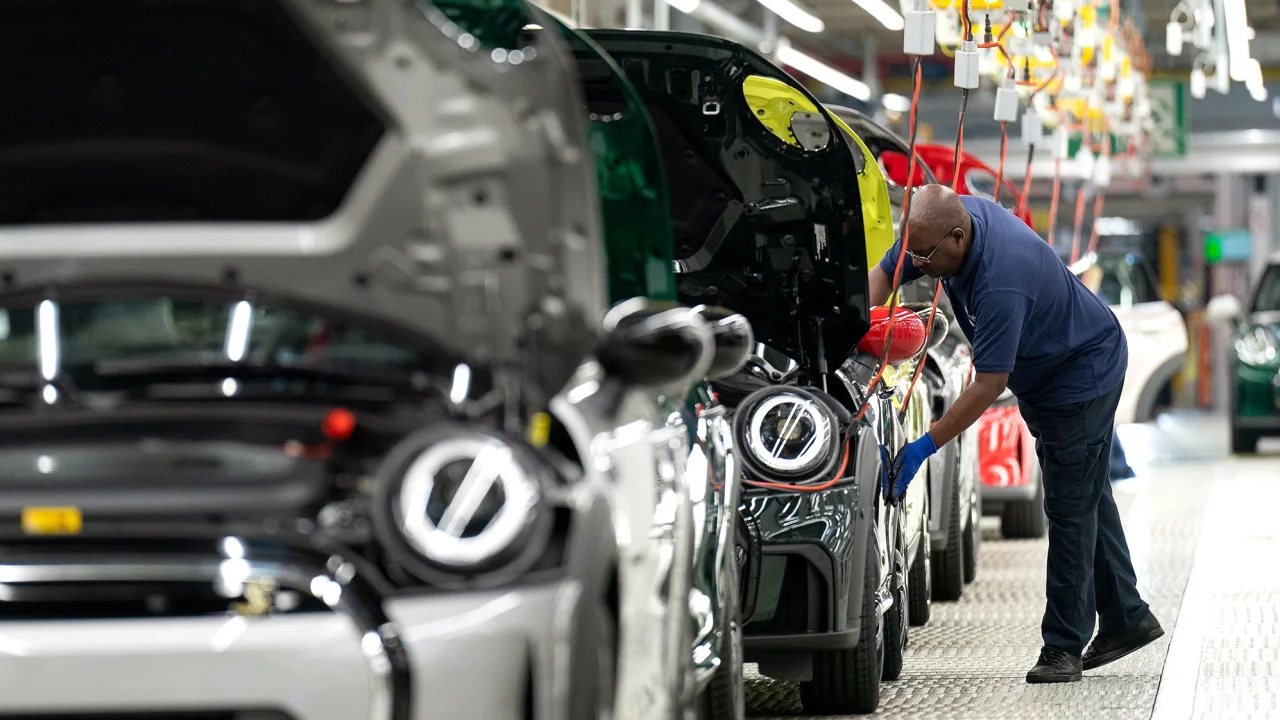 UK is delaying the switch to electric cars. Automakers are furious