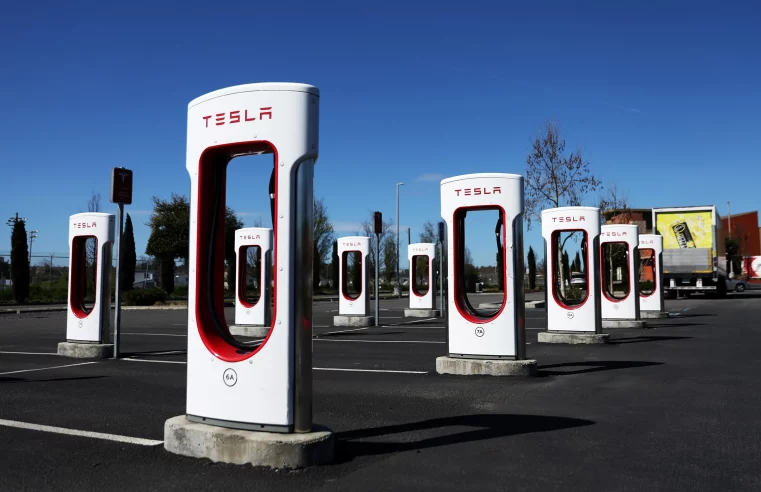 Tesla to install charging stations at 2,000 Hiltons.