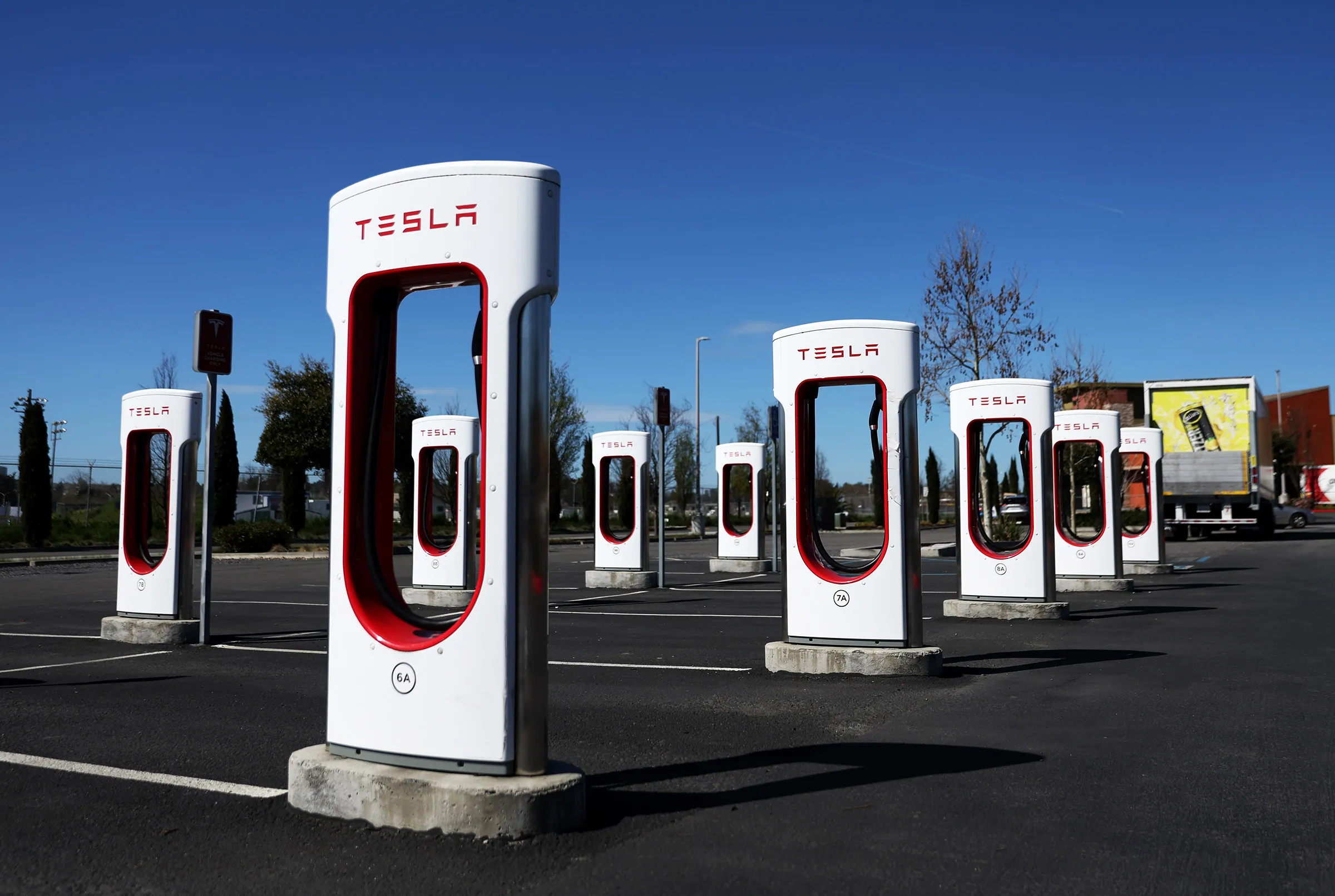 Tesla to install charging stations at 2,000 Hiltons.