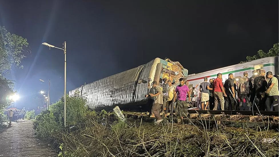 Goods train collides with passenger train killing 17