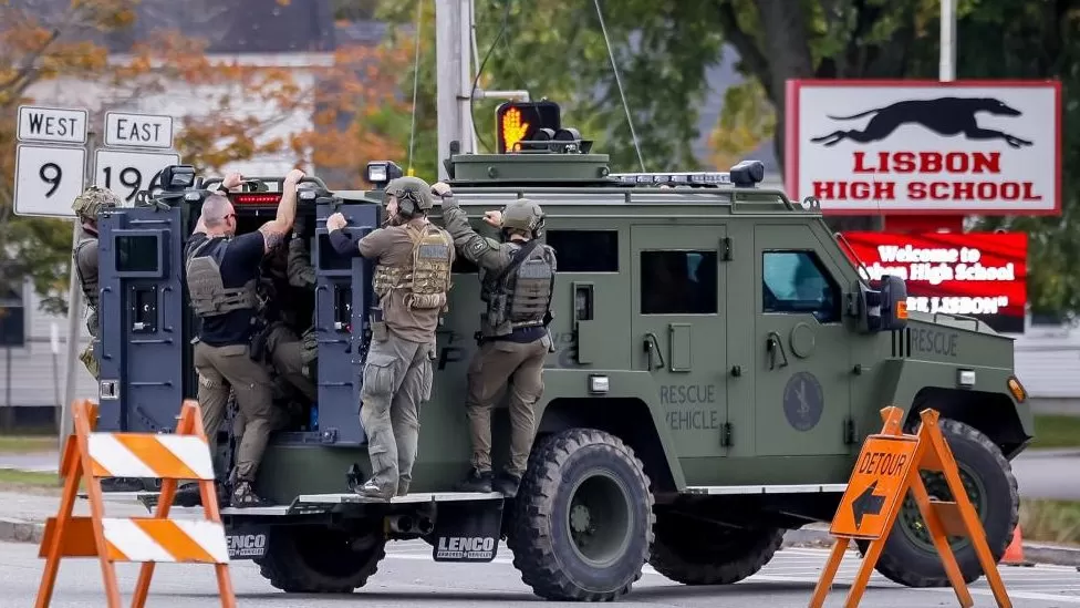 Hundreds of officers search for Maine shooting suspect