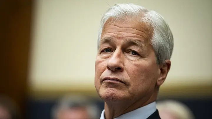 Chase CEO to sell company stock for first time