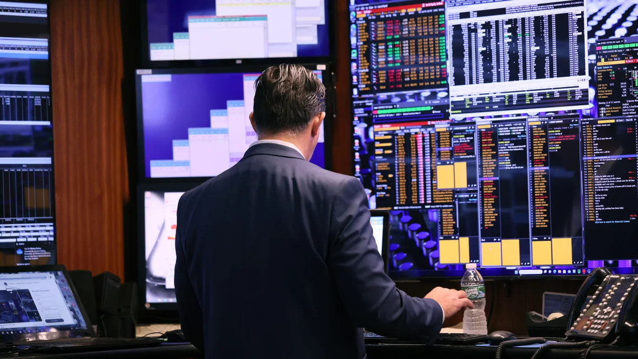 S&P 500 and Nasdaq Composite notch longest streak of gains