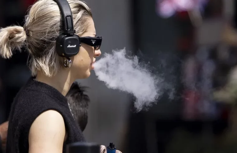 Australia to ban disposable vape imports from January.