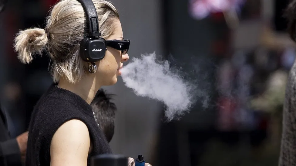 Australia to ban disposable vape imports from January.