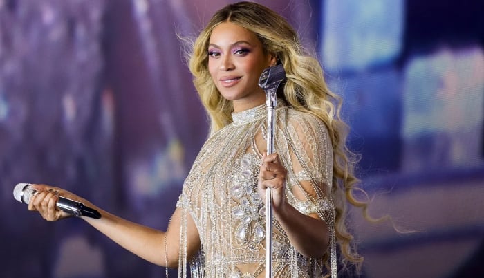 Beyoncé gets ‘super mean’ back stage, reveals mom Tina Knowles