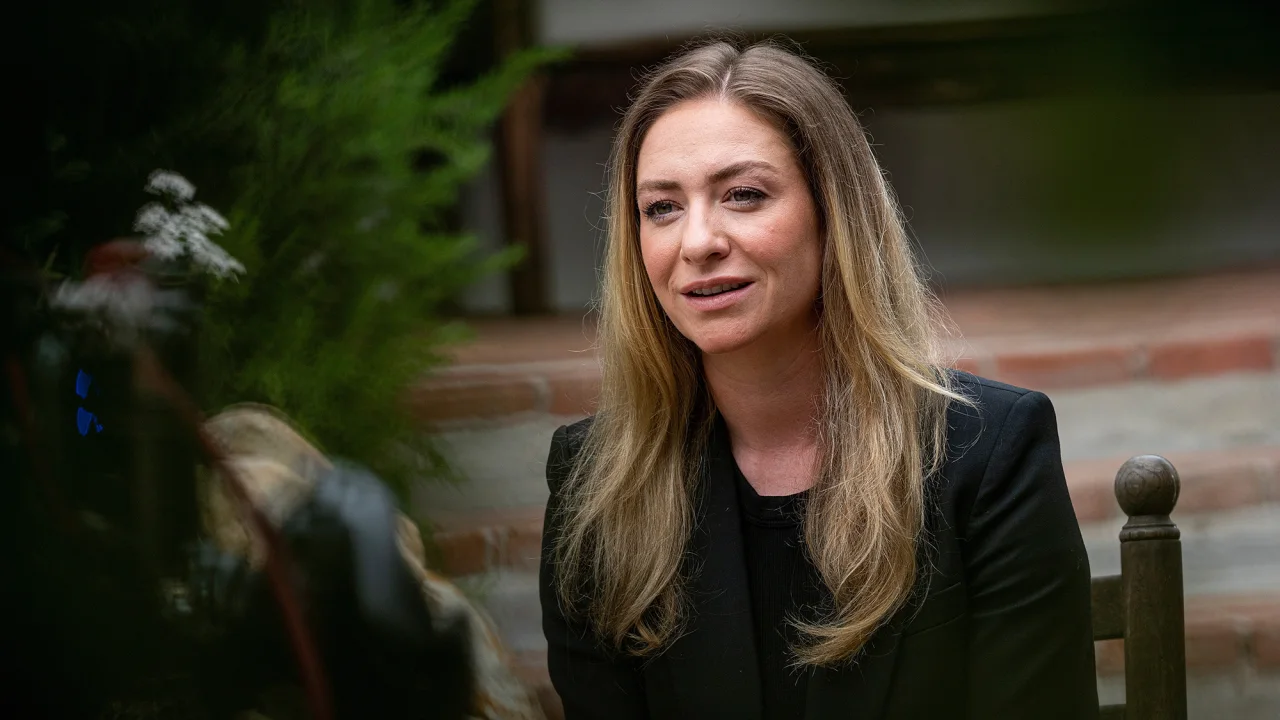 Bumble founder Whitney Wolfe Herd steps down as CEO