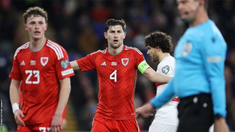 Euro 2024 Wales boss Robert Page targets play-offs