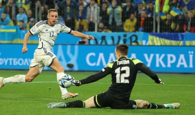 European champions Italy secured the point they required