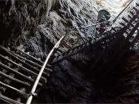 How India's 'rat-hole' miners freed 41 tunnel workers