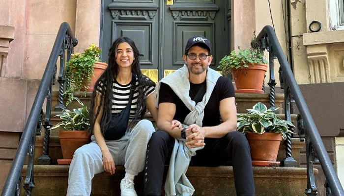 Hrithik Roshan shares romantic note for girlfriend on her birthday