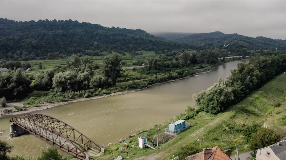 Swimming rivers and faking illness to escape Ukraine’s draft