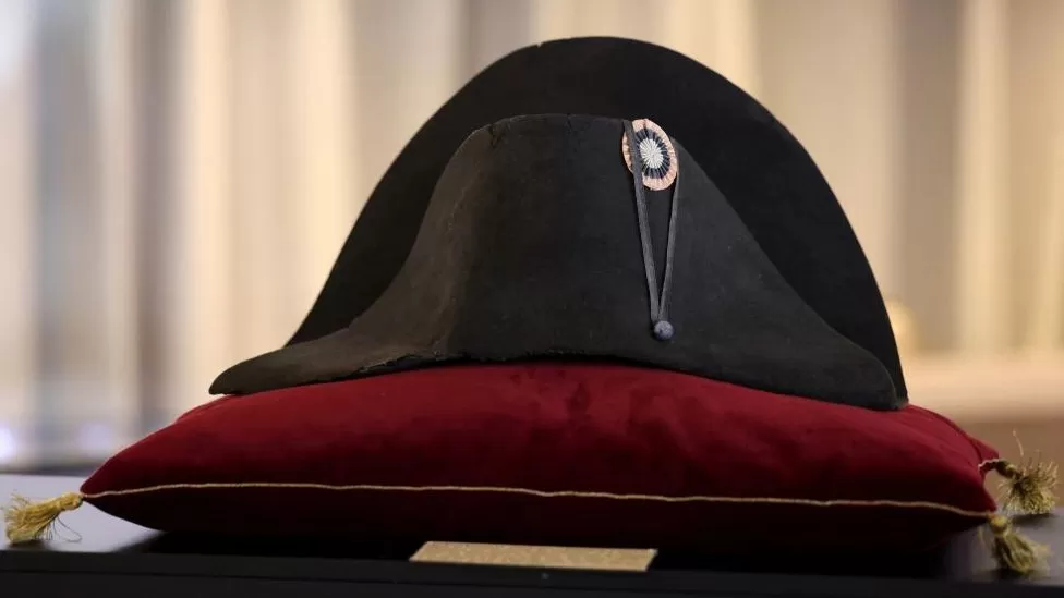 Napoleon Bonaparte’s hat sells for €1.9m at Paris auction