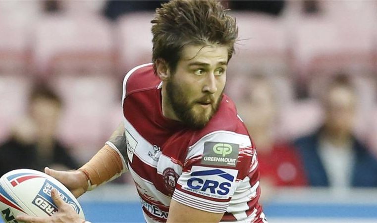 Salford Red Devils have signed forward Joe Shorrocks