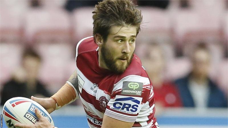 Salford Red Devils have signed forward Joe Shorrocks