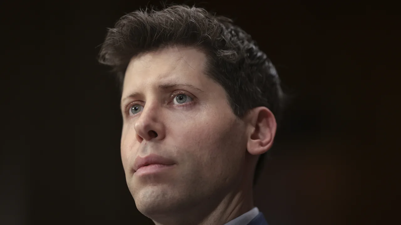 Sam Altman returns to OpenAI in a bizarre reversal